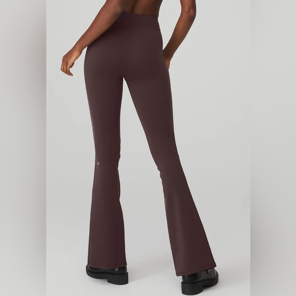 Alo Yoga Airbrush High Waist Flutter Legging Raisin Split Hem - Picture 2 of 9